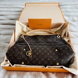 Louis Vuitton Brown Monogram Artsy MM Canvas Hobo Bag